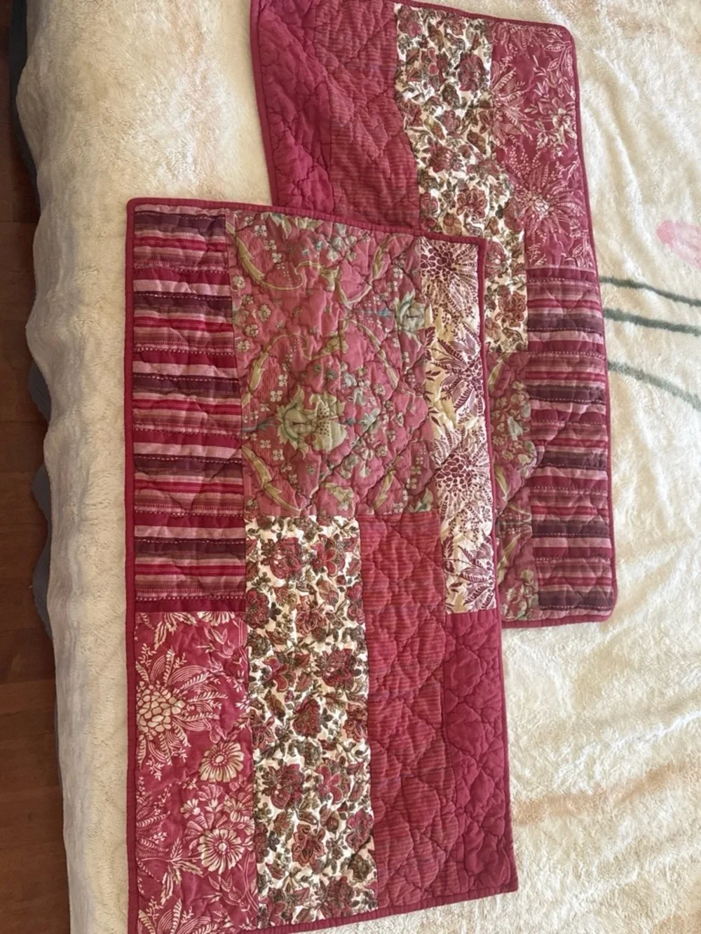Pottery Barn Red Floral Carolina Patchwork Quilted King Sham Set of 2 36”x20”